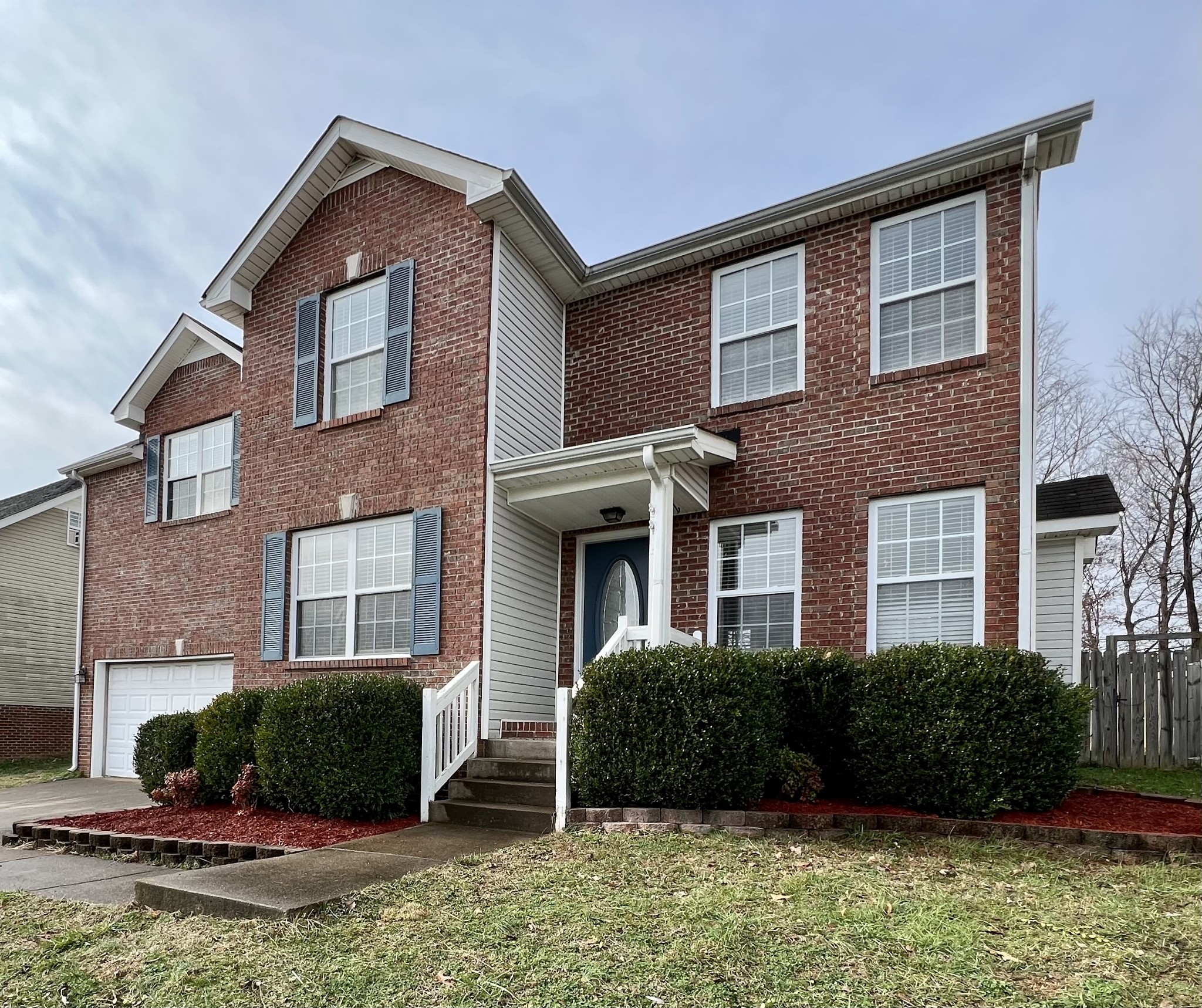 2784 Ridgepole Drive Clarksville, TN 37040 - Photo 2 of 41 Gallery Image 2