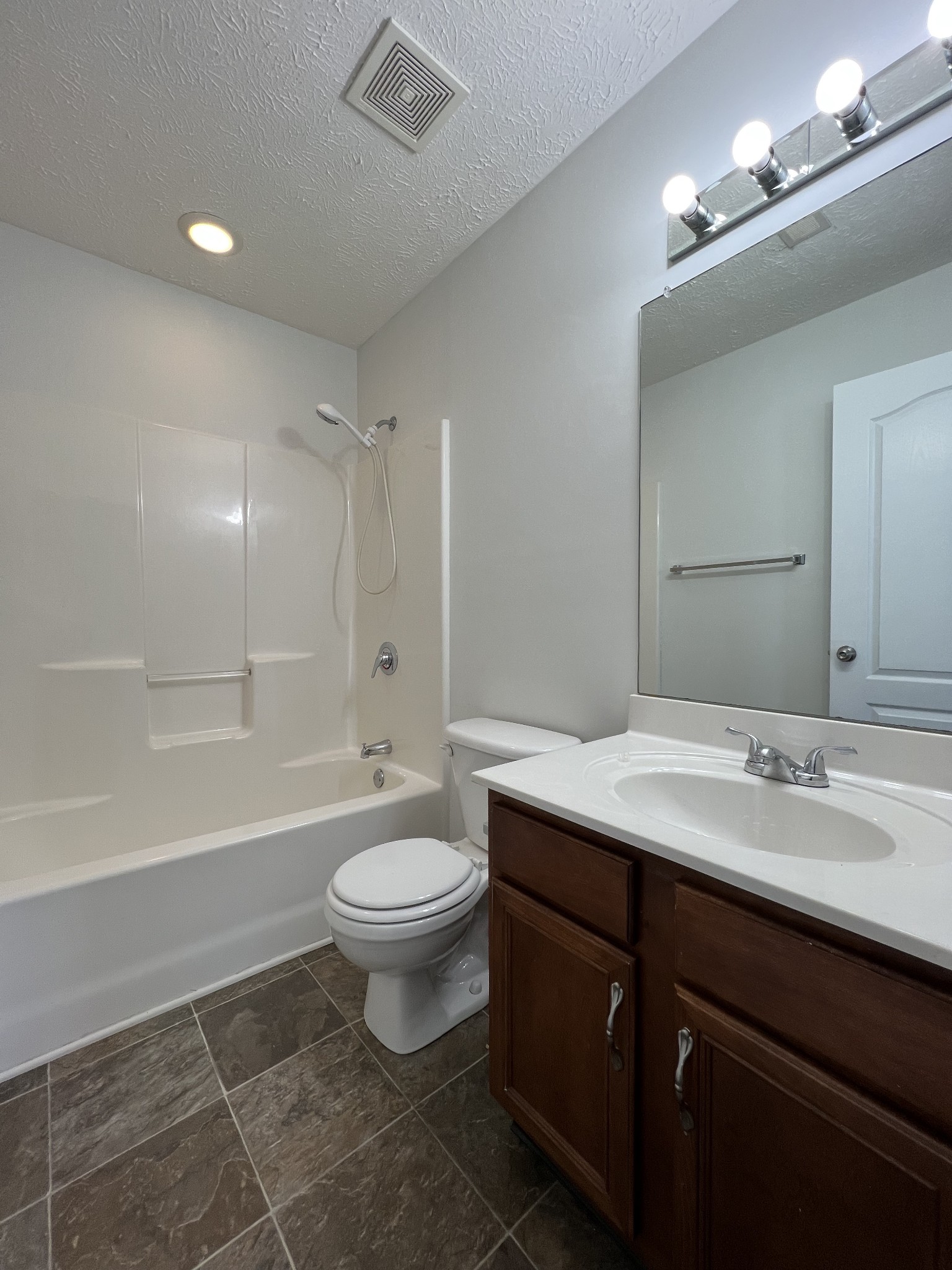 2784 Ridgepole Drive Clarksville, TN 37040 - Photo 29 of 41 Gallery Image 29