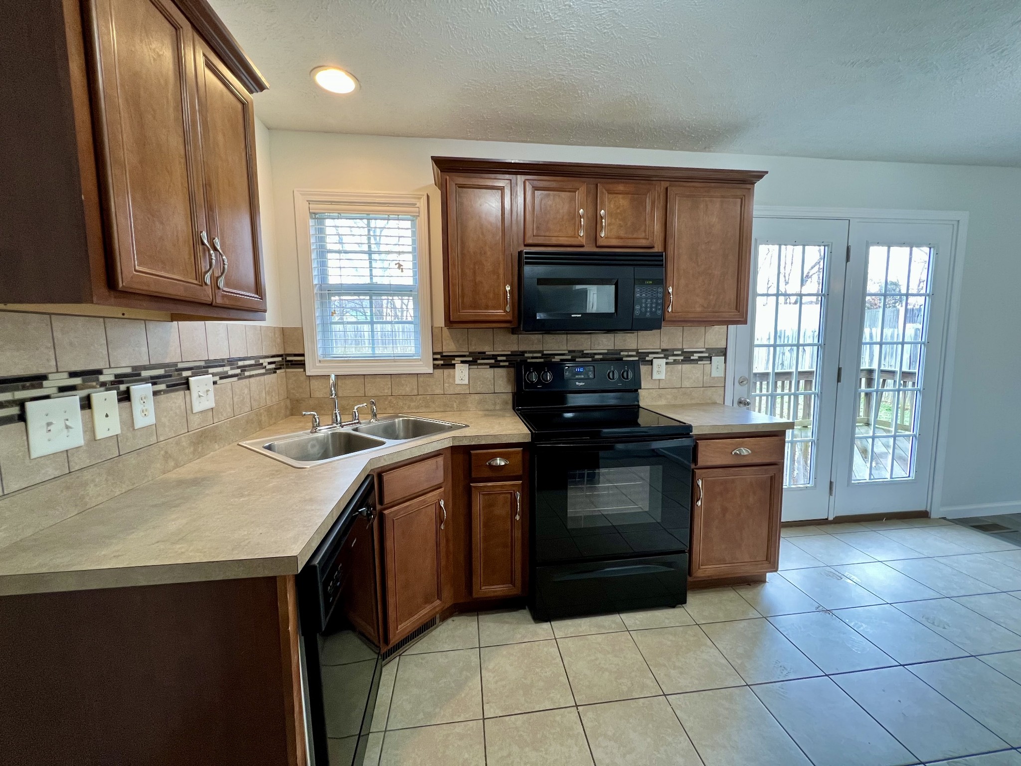 2784 Ridgepole Drive Clarksville, TN 37040 - Photo 10 of 41 Gallery Image 10