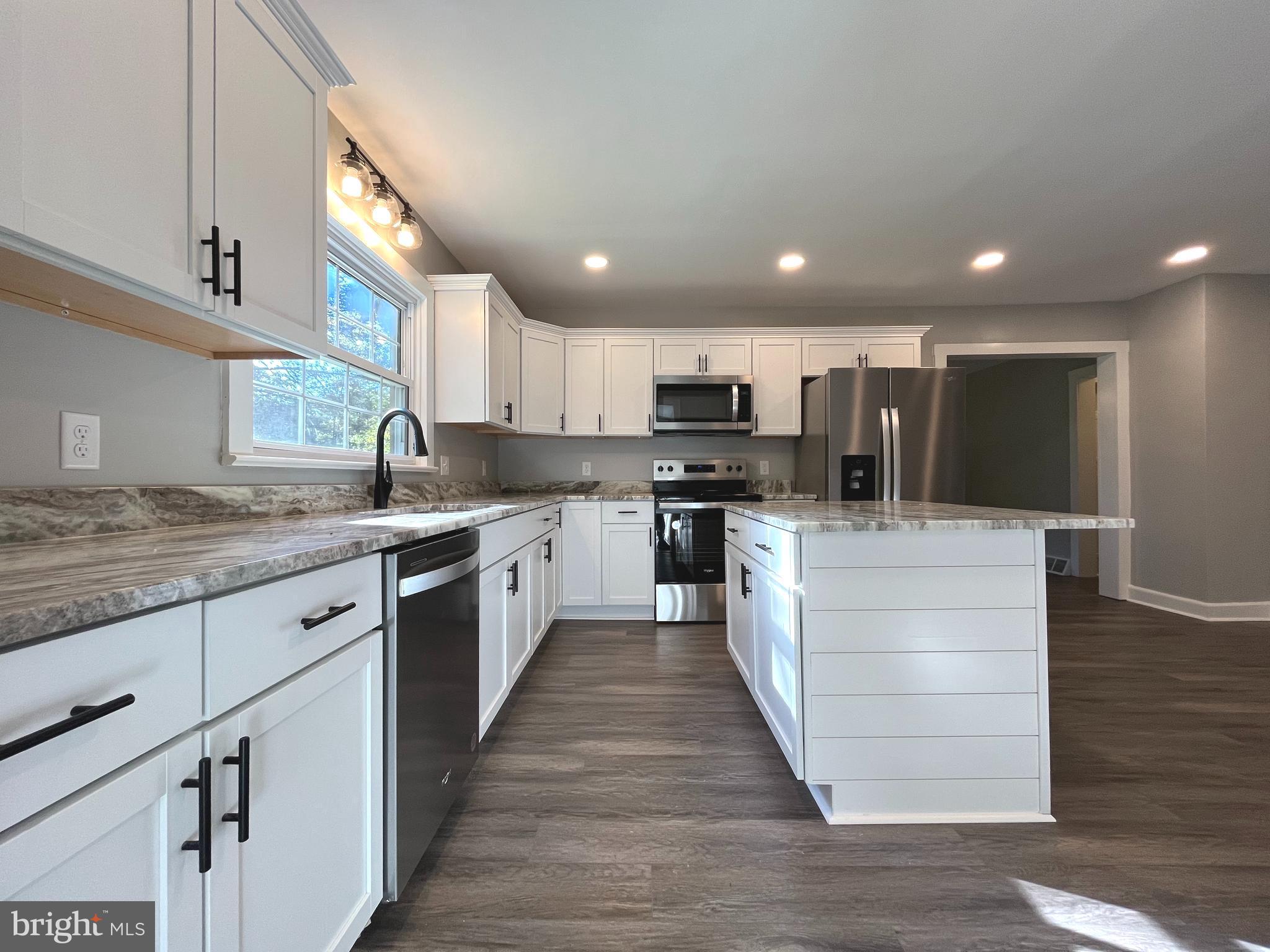 568 Cedar Grove Road Winchester, VA 22603 - Photo 8 of 30 Kitchen