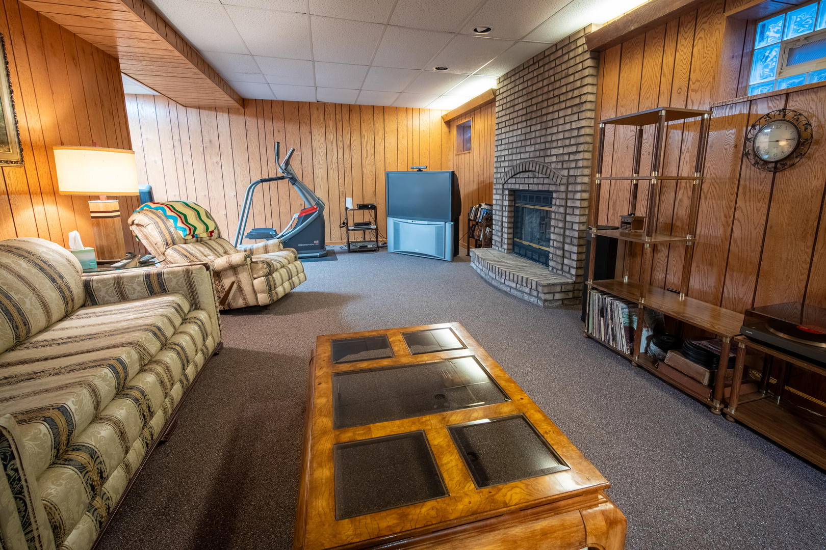 3065 182nd Place Lansing, IL 60438 - Photo 18 of 38 a living room with furniture