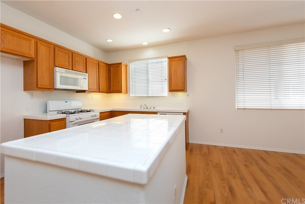 1261 Olson Drive Fullerton, CA 92833 - Photo 7 of 53