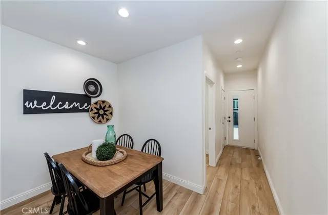 a view of empty room with window