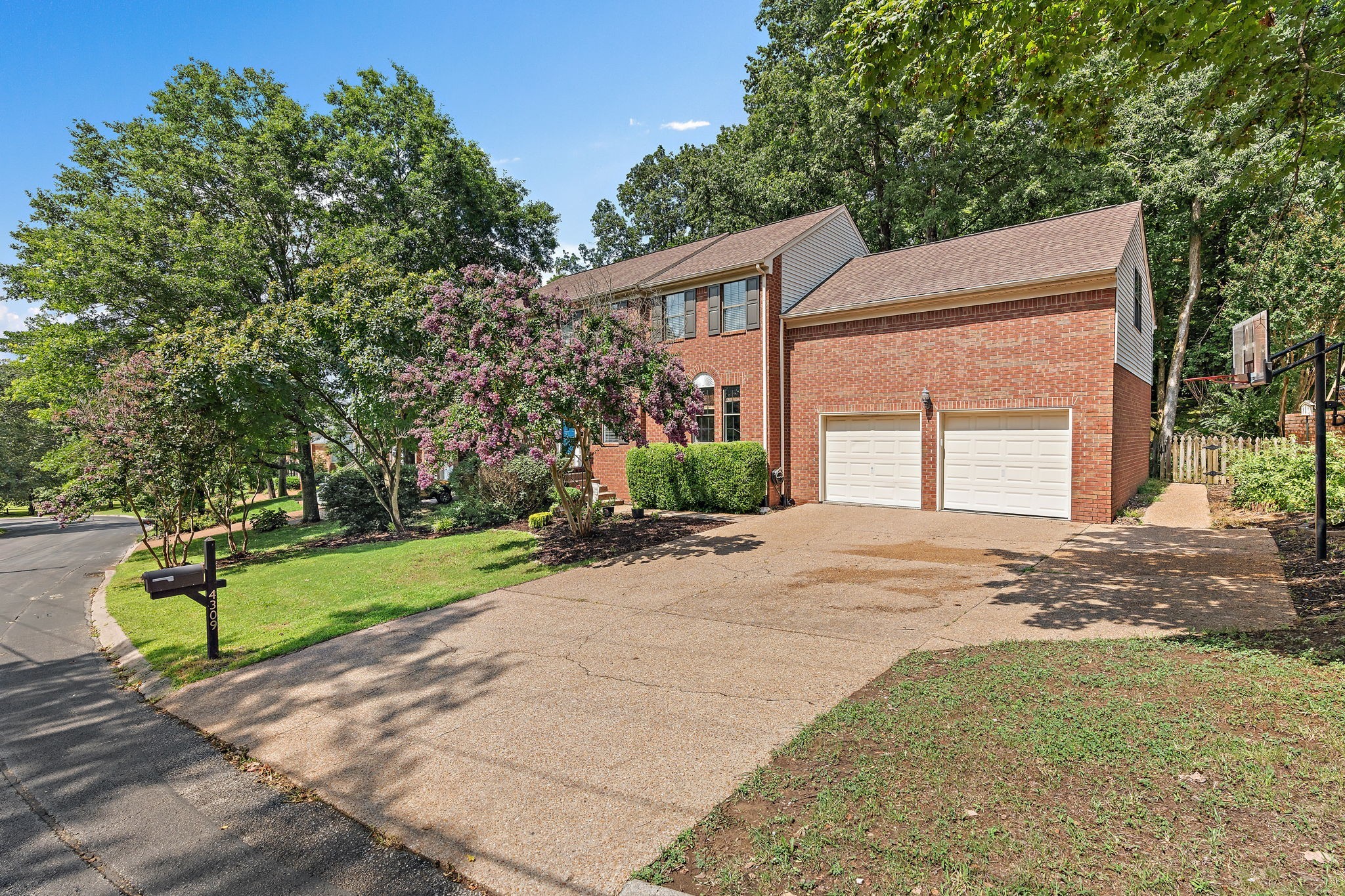 4309 Oakcrest Lane Hermitage, TN 37076 - Photo 2 of 44