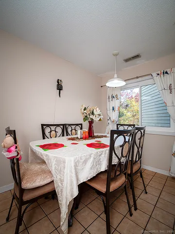 $250,000 | 1410 Whitney Avenue, Unit E2, Hamden, CT 06517