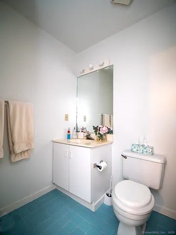 $250,000 | 1410 Whitney Avenue, Unit E2, Hamden, CT 06517