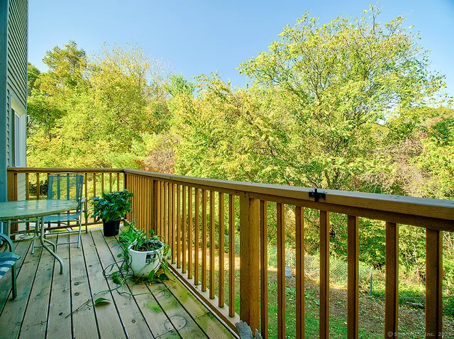 $250,000 | 1410 Whitney Avenue, Unit E2, Hamden, CT 06517