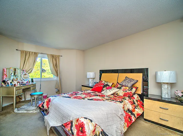 $250,000 | 1410 Whitney Avenue, Unit E2, Hamden, CT 06517