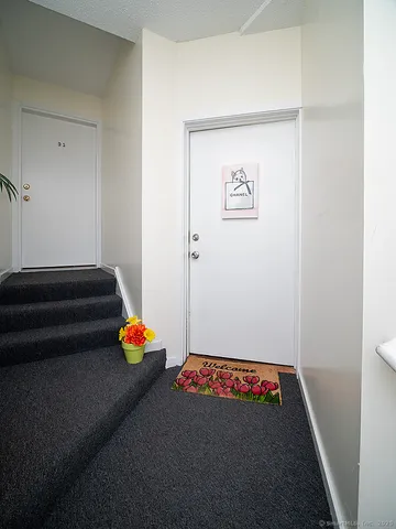 $250,000 | 1410 Whitney Avenue, Unit E2, Hamden, CT 06517