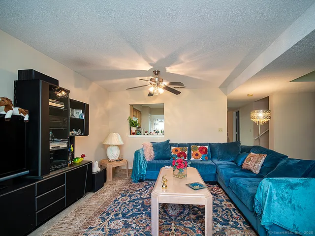 $250,000 | 1410 Whitney Avenue, Unit E2, Hamden, CT 06517