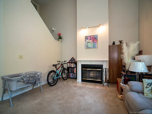 $250,000 | 1410 Whitney Avenue, Unit E2, Hamden, CT 06517