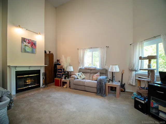 $250,000 | 1410 Whitney Avenue, Unit E2, Hamden, CT 06517