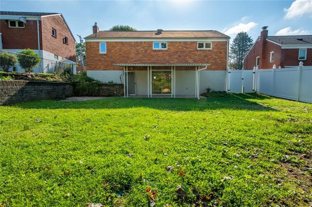 5340 Meadowcrest Road Pittsburgh, PA 15236 - Photo 2 of 22 Gallery Image 2