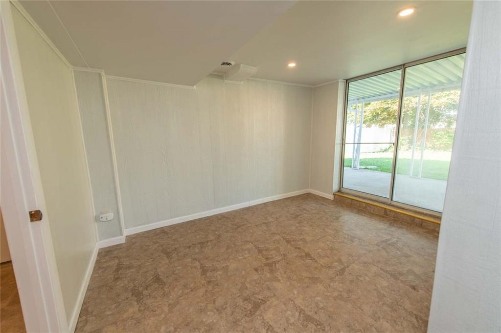 5340 Meadowcrest Road Pittsburgh, PA 15236 - Photo 12 of 22 Gallery Image 12