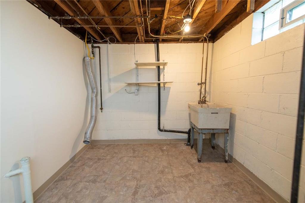 5340 Meadowcrest Road Pittsburgh, PA 15236 - Photo 17 of 22 Gallery Image 17