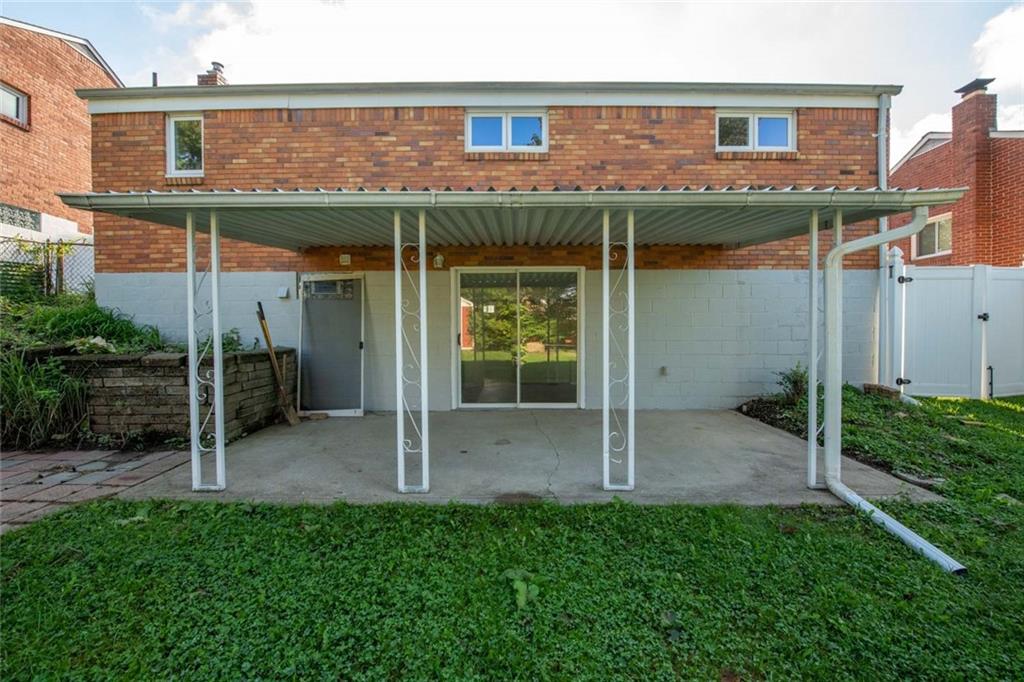 5340 Meadowcrest Road Pittsburgh, PA 15236 - Photo 18 of 22 Gallery Image 18