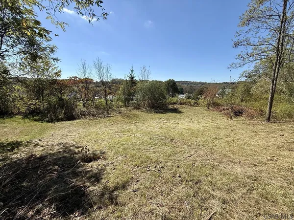 $24,900 | 135 Mason Drive, Windber, PA 15963