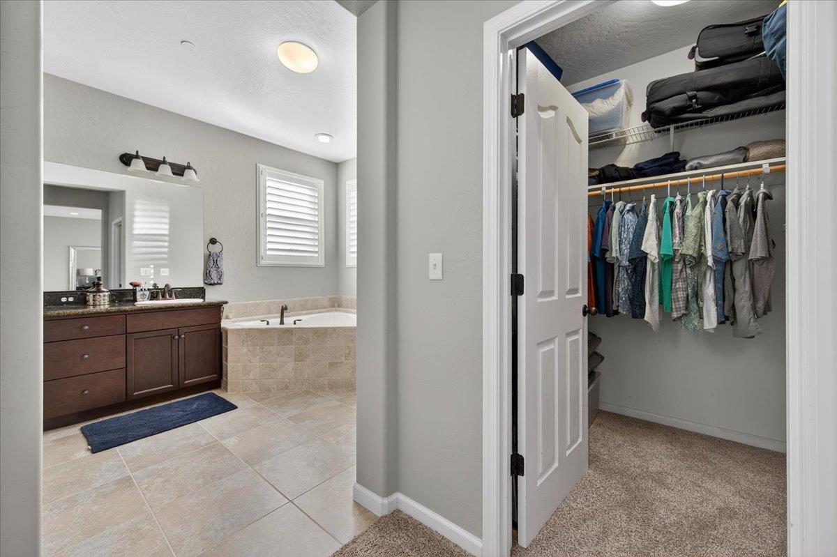 21238 Lago Bello Friant, CA 93626 - Photo 36 of 67