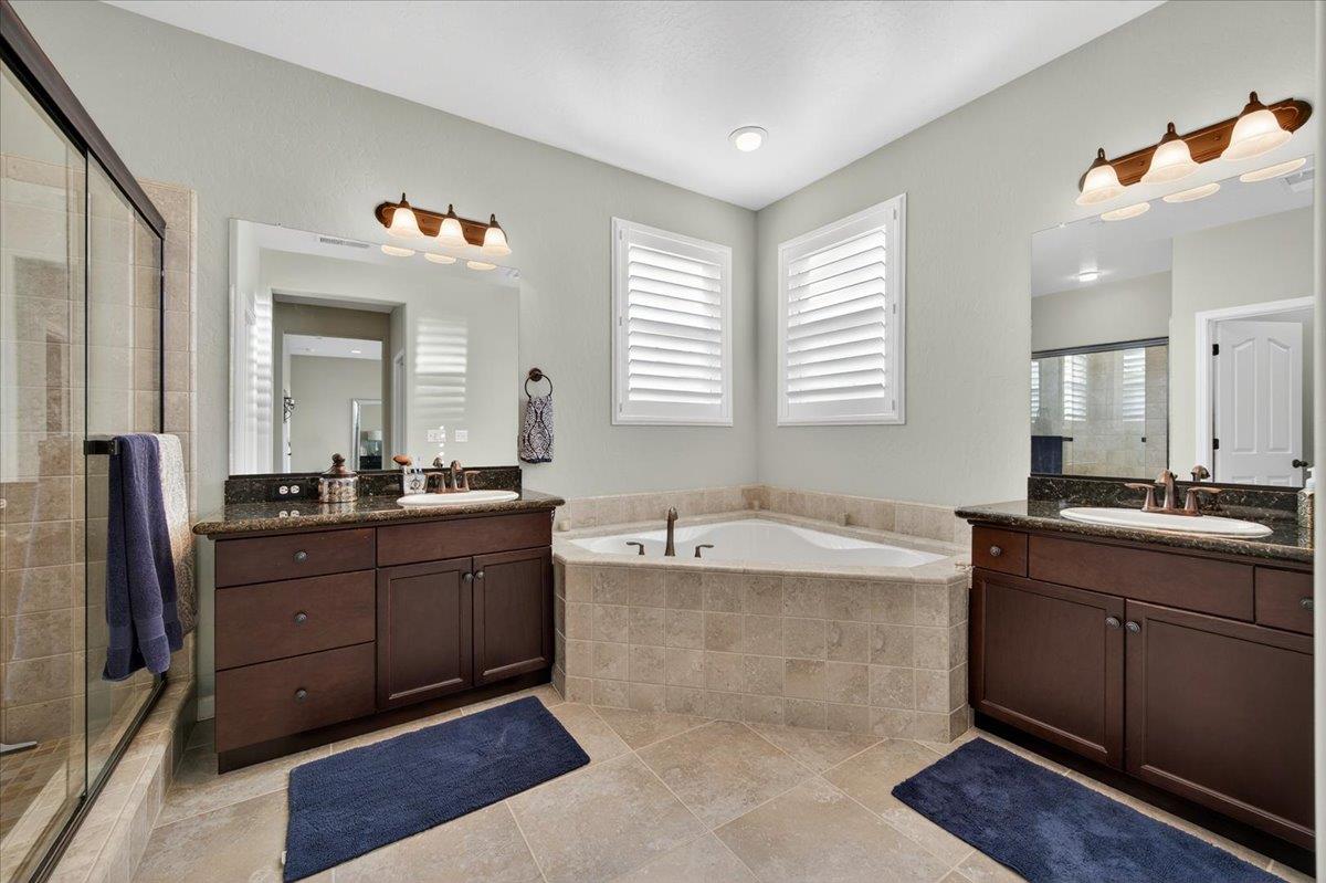 21238 Lago Bello Friant, CA 93626 - Photo 38 of 67