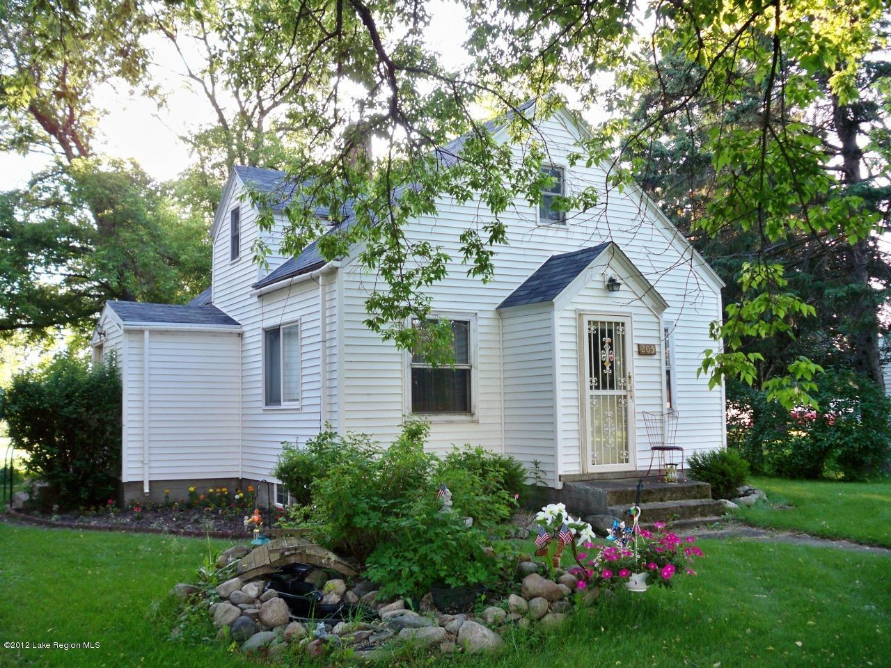 205 South Jefferson Avenue Sebeka, MN 56477 - Photo 1 of 1 Gallery Image 1