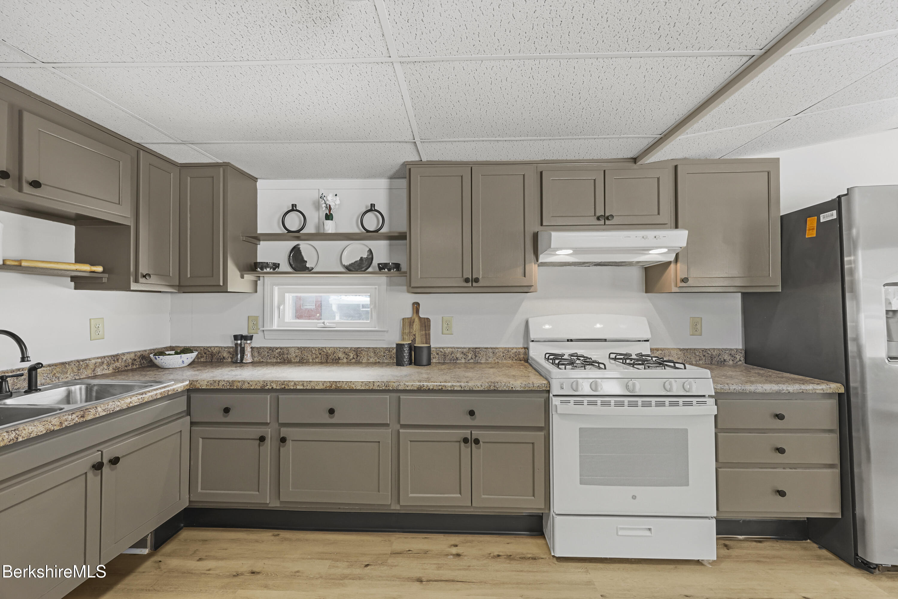 1 Pinnacle Lane Adams, MA 01220 - Photo 15 of 28 Kitchen