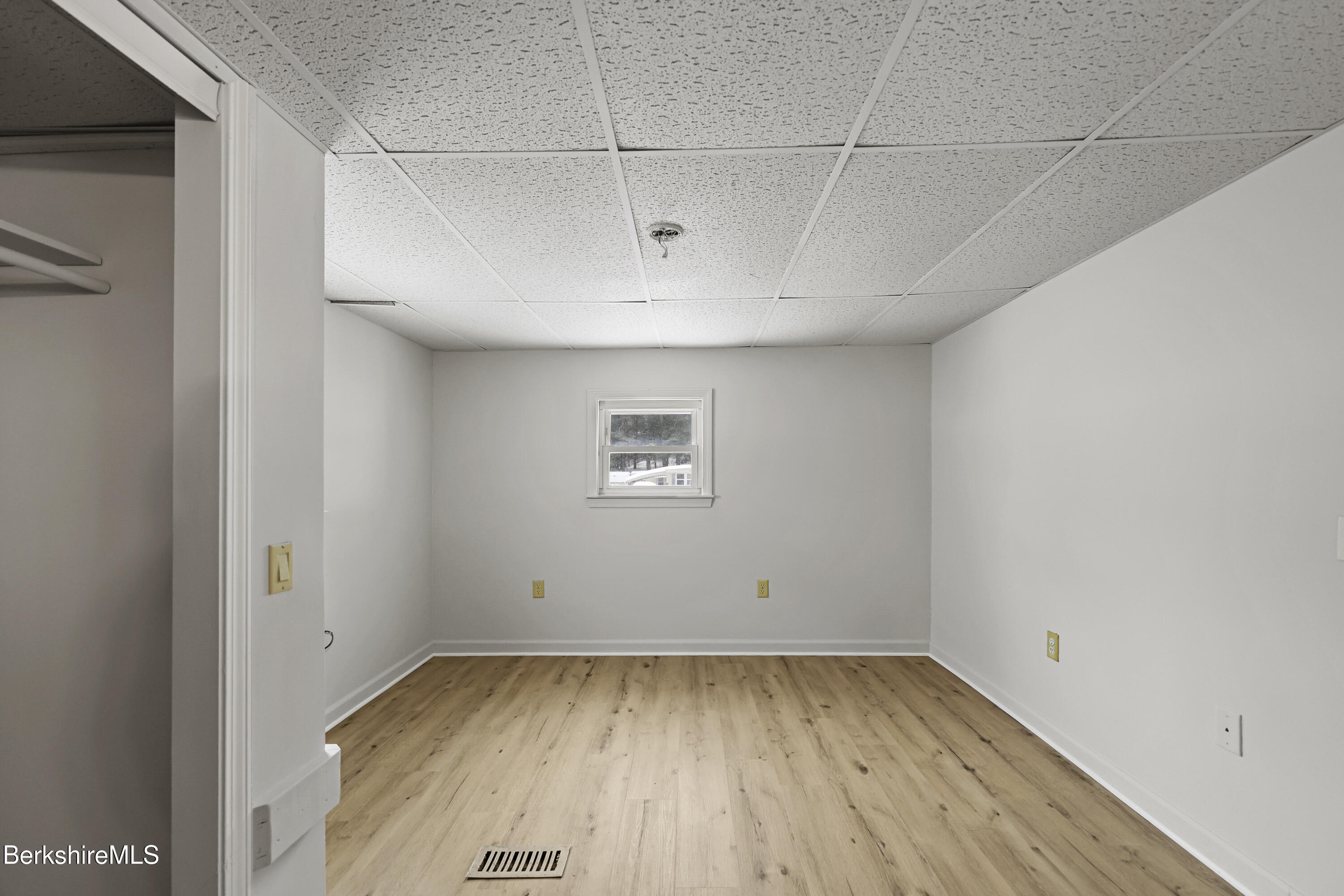 1 Pinnacle Lane Adams, MA 01220 - Photo 21 of 28 Bedroom