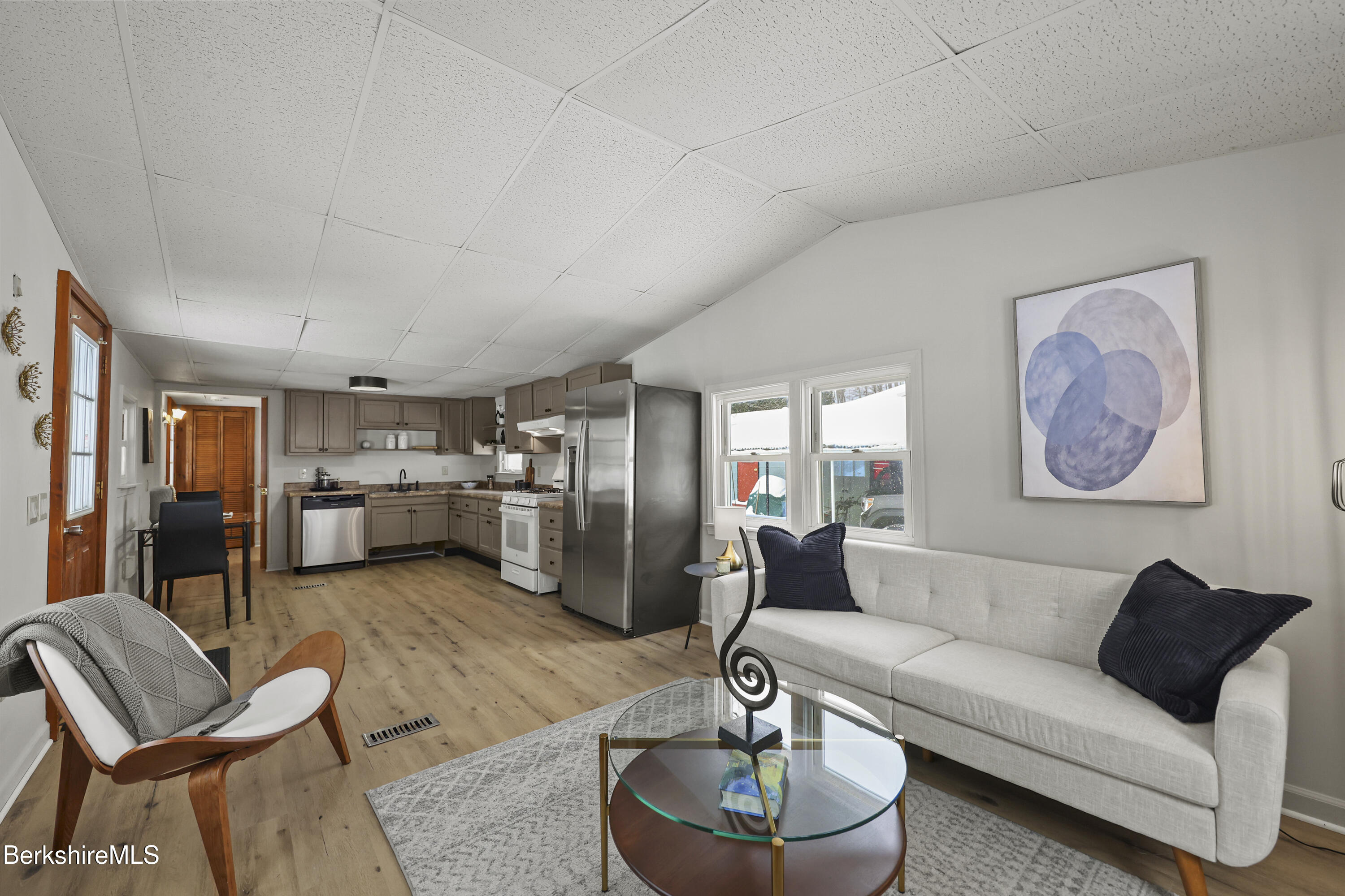 1 Pinnacle Lane Adams, MA 01220 - Photo 8 of 28 Living Room