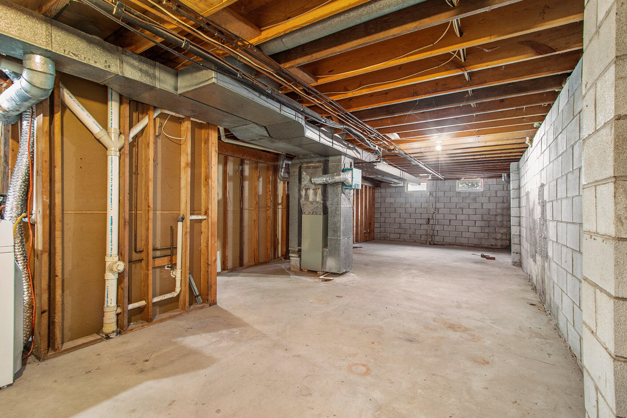 2091 Hidden Valley Drive Crown Point, IN 46307 - Photo 20 of 38 a view of an empty room
