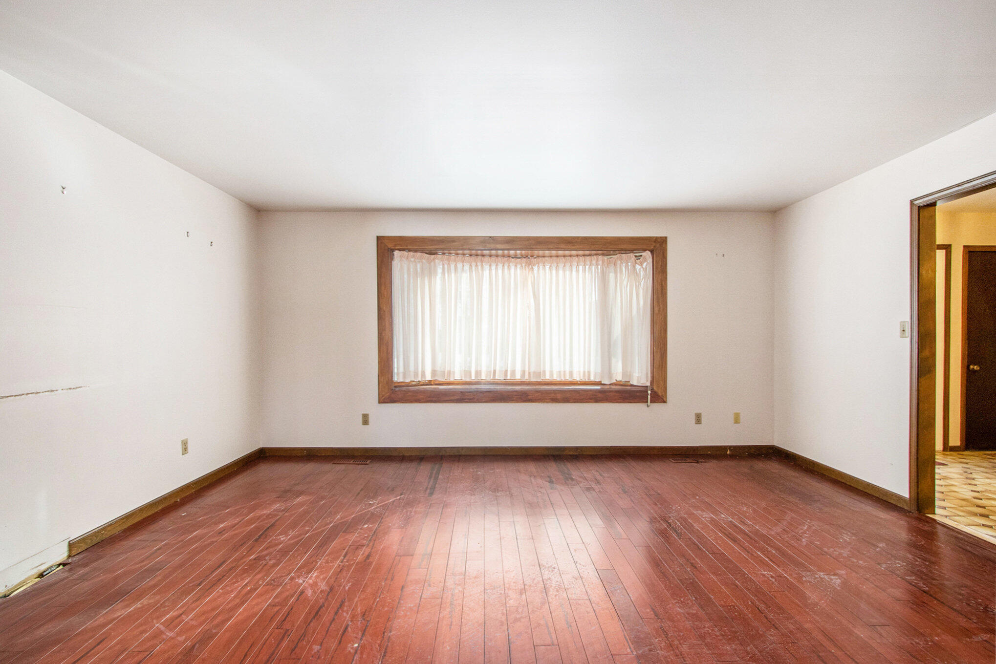 2091 Hidden Valley Drive Crown Point, IN 46307 - Photo 4 of 38 2038x1359