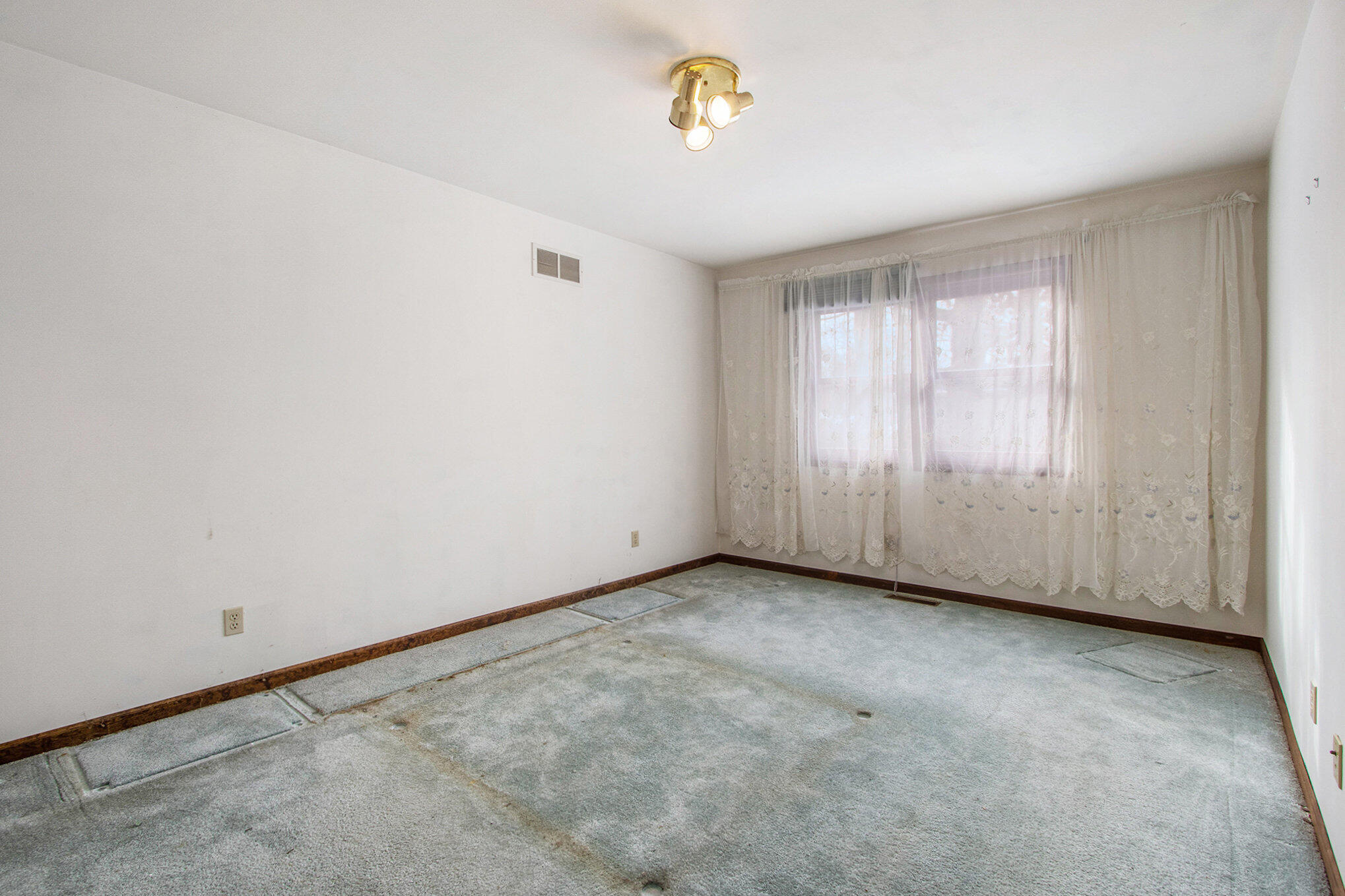 2091 Hidden Valley Drive Crown Point, IN 46307 - Photo 9 of 38 an empty room with windows