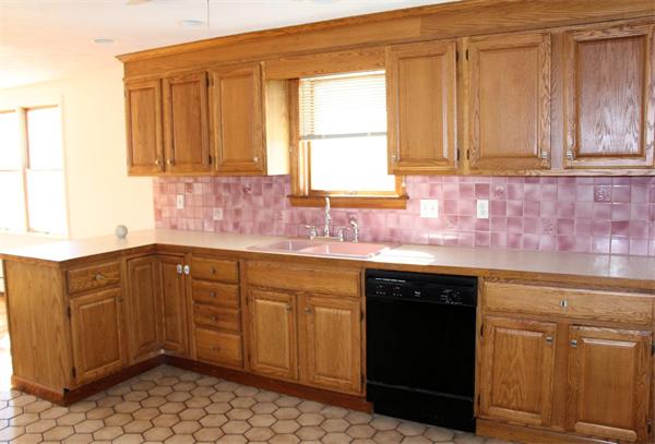 88 Appleton Street Saugus, MA 01906 - Photo 8 of 21 Gallery Image 8