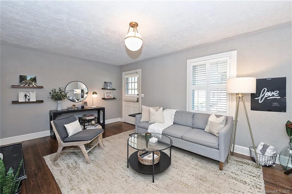 1508 Chippendale Road Charlotte, NC 28205 - Photo 7 of 28 a living room with furniture