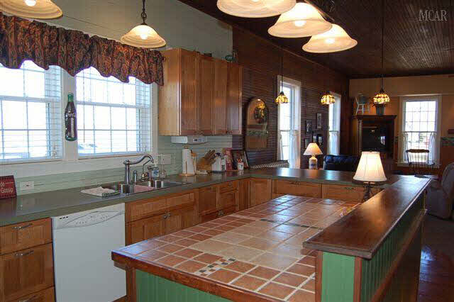 12189 Minx Road Temperance, MI 48182 - Photo 10 of 19 Kitchen Area