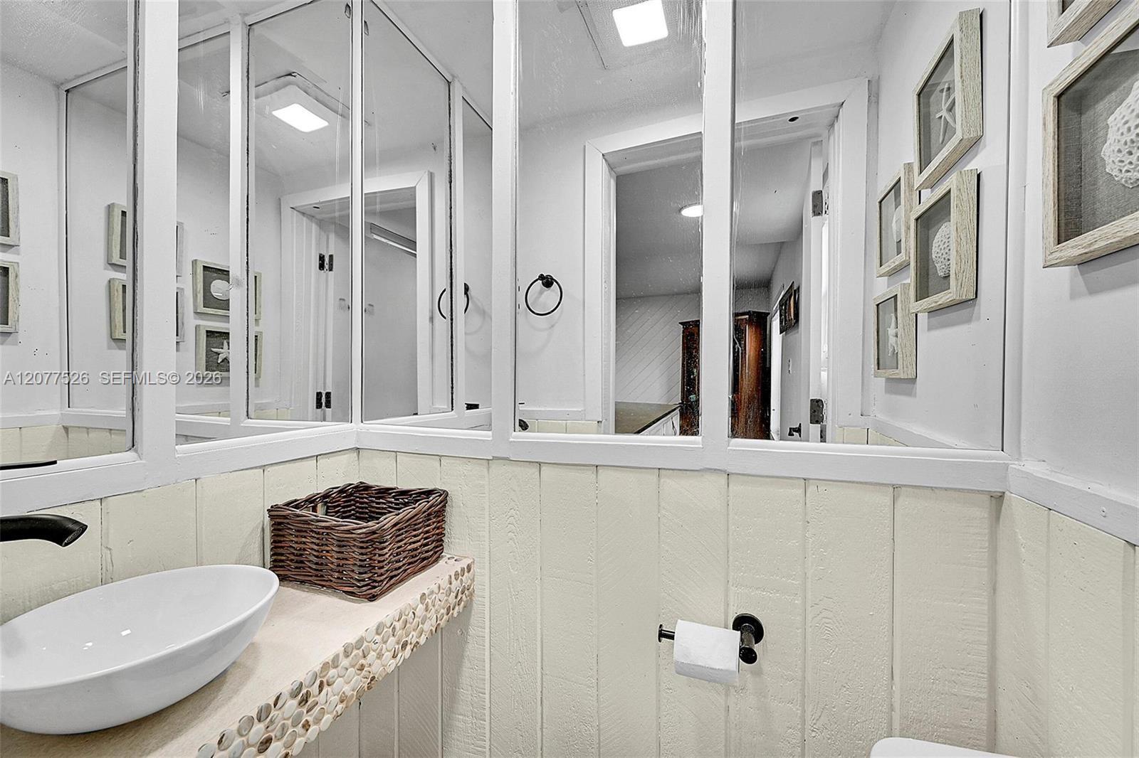 1201 Old Hiatus Road Plantation, FL 33323 - Photo 29 of 32 2nd Bathroom