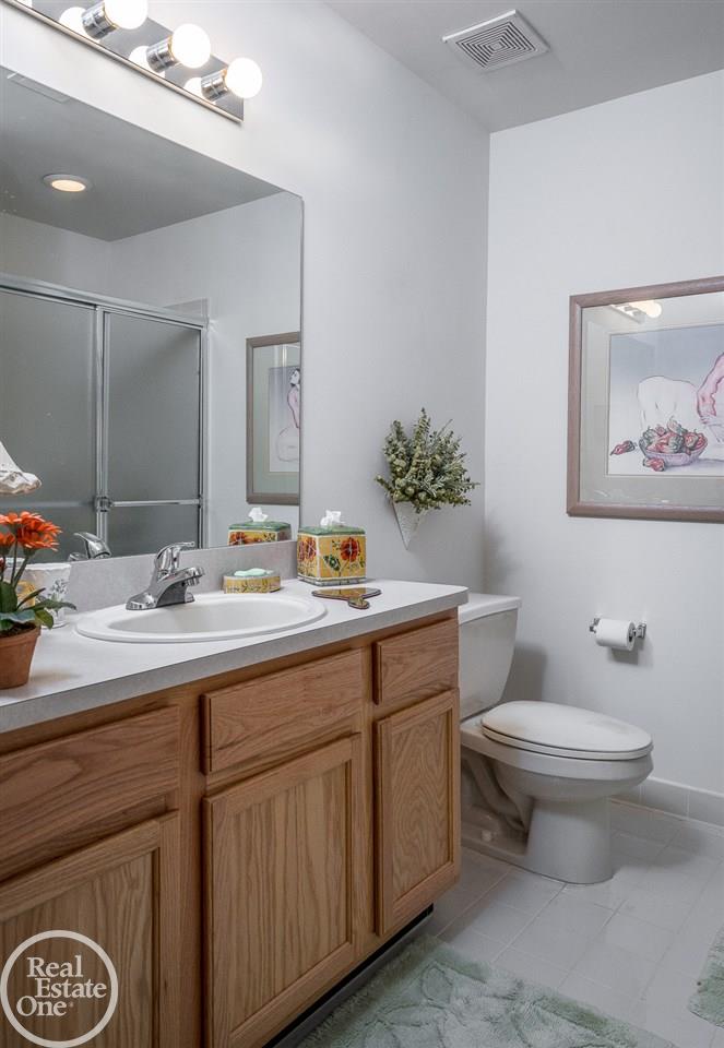 1902 Flagstone Circle Rochester, MI 48307 - Photo 10 of 18 31258890-9.JPG