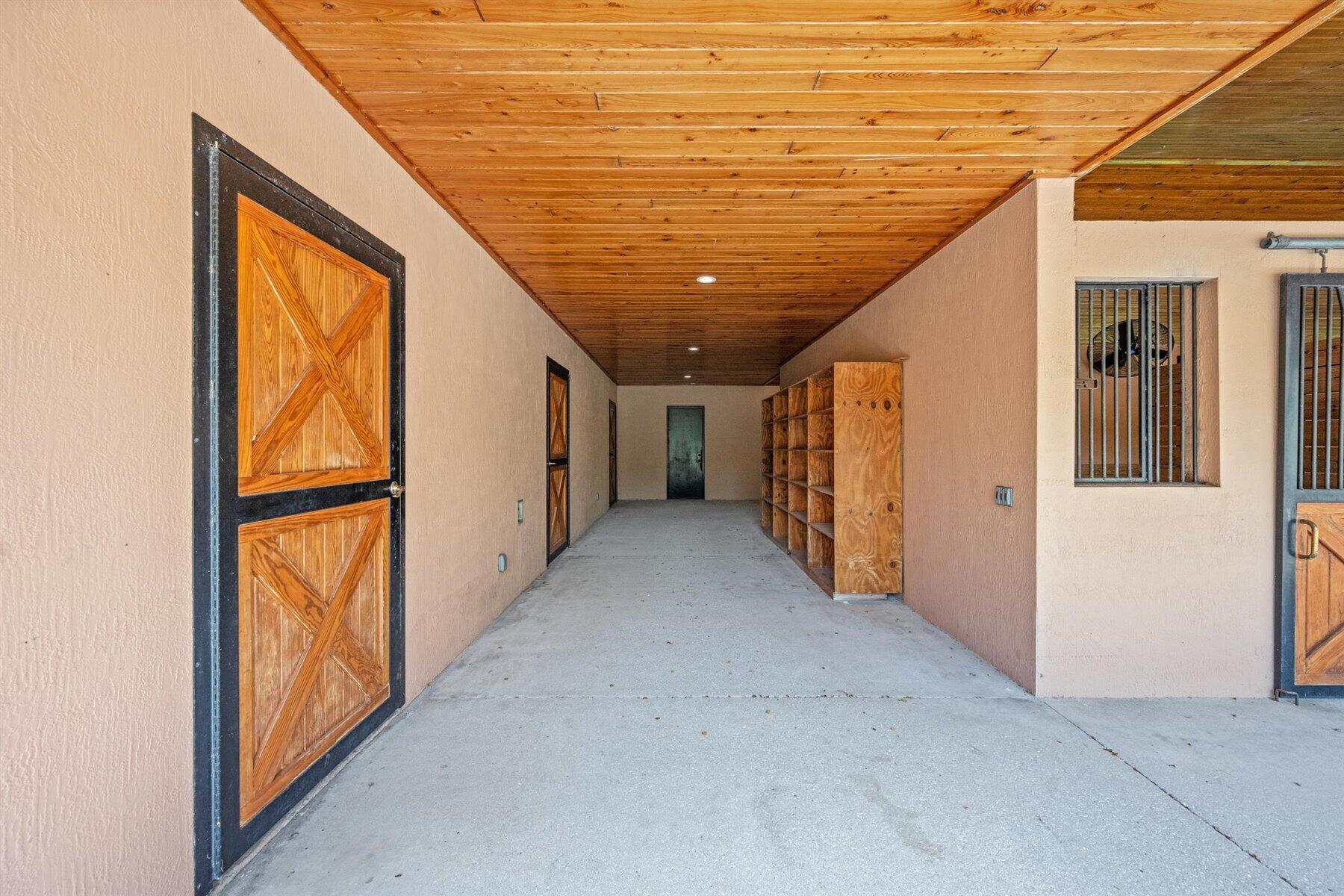 3935 Hanover Circle Loxahatchee, FL 33470 - Photo 11 of 29