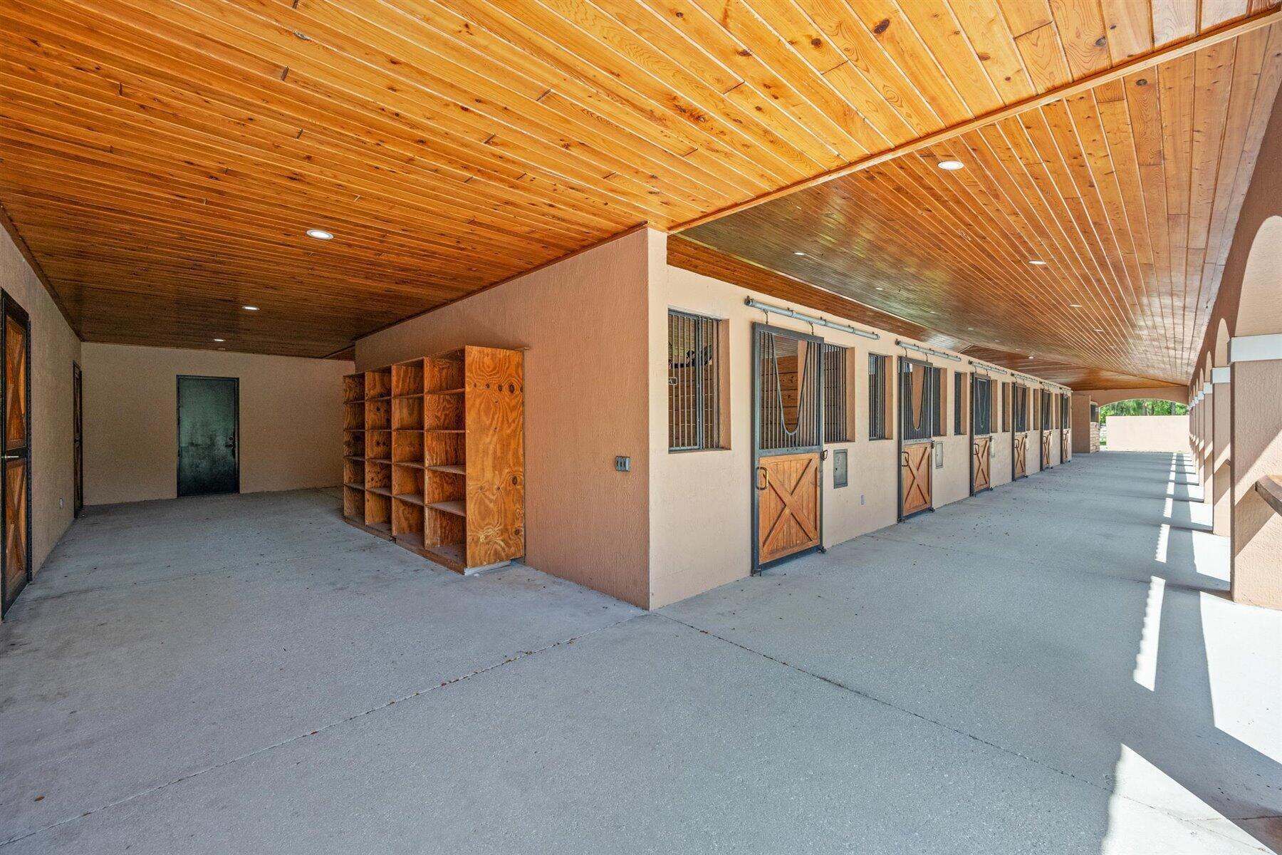 3935 Hanover Circle Loxahatchee, FL 33470 - Photo 9 of 29