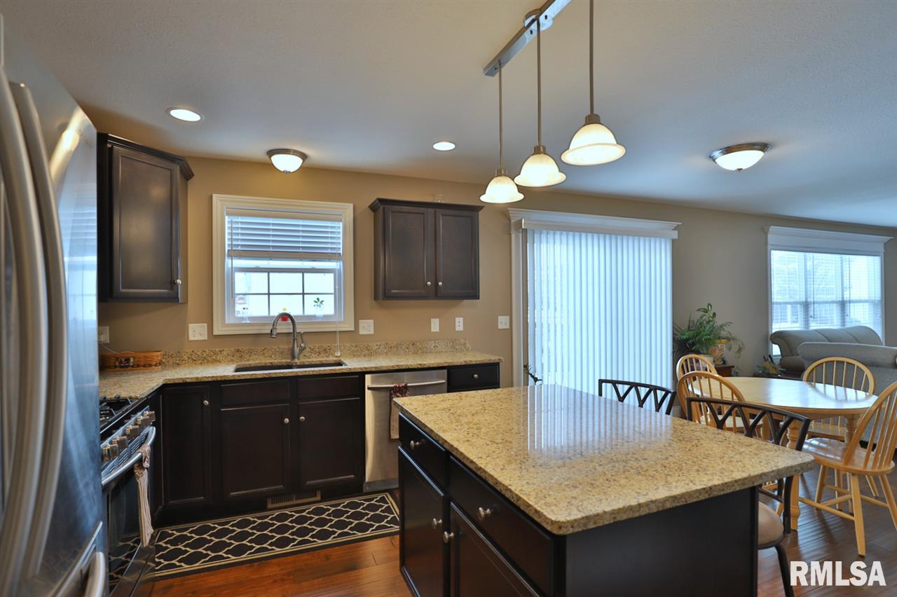 2116 West Geneva Road Peoria, IL 61615 - Photo 14 of 28