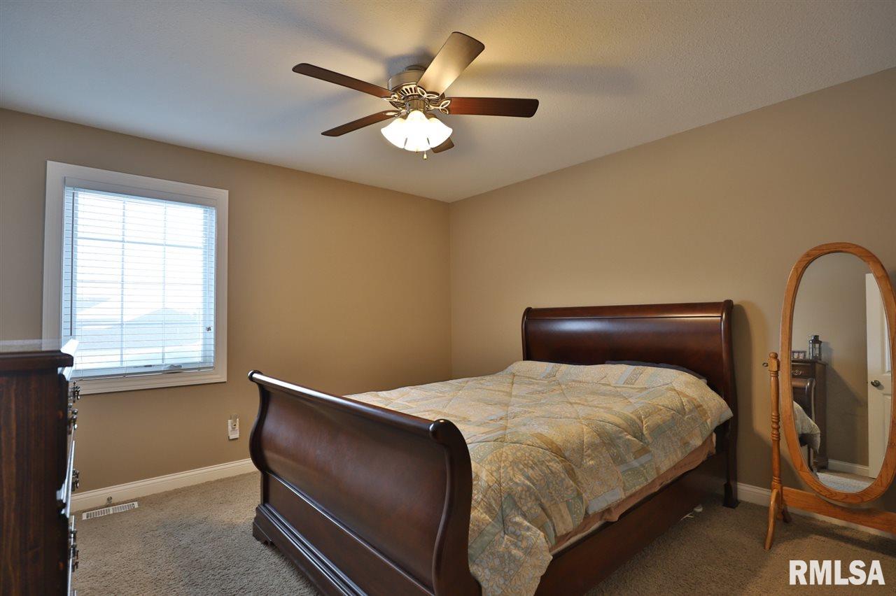 2116 West Geneva Road Peoria, IL 61615 - Photo 23 of 28