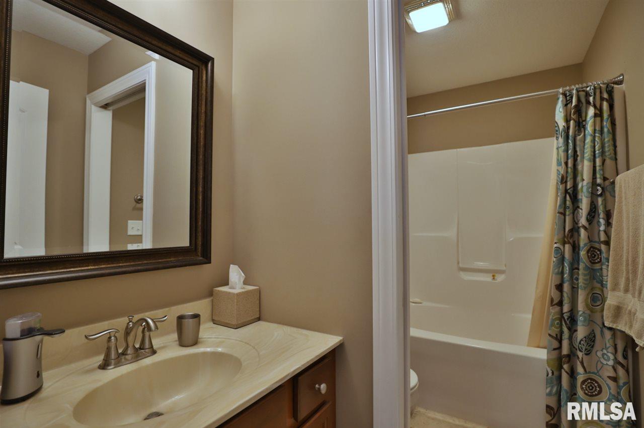 2116 West Geneva Road Peoria, IL 61615 - Photo 26 of 28