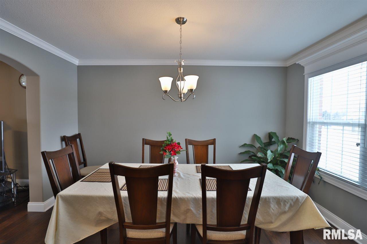 2116 West Geneva Road Peoria, IL 61615 - Photo 5 of 28