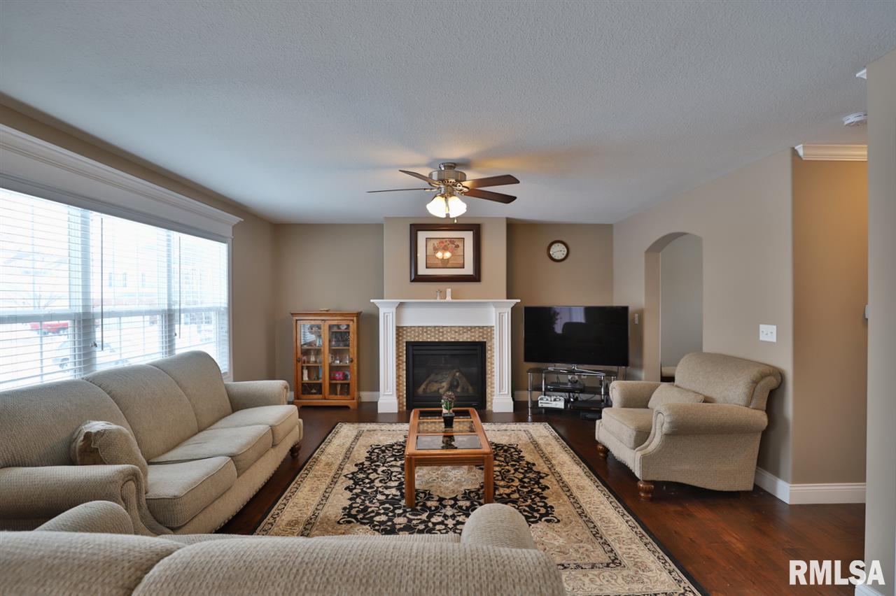 2116 West Geneva Road Peoria, IL 61615 - Photo 7 of 28