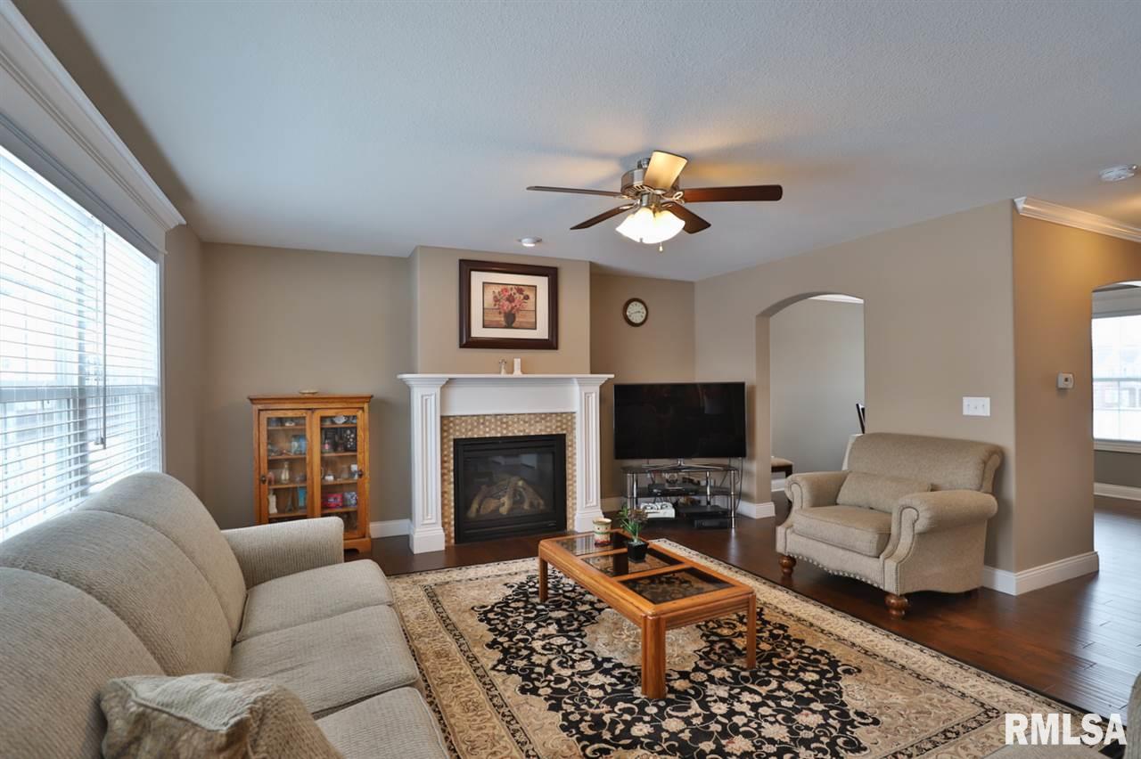 2116 West Geneva Road Peoria, IL 61615 - Photo 8 of 28