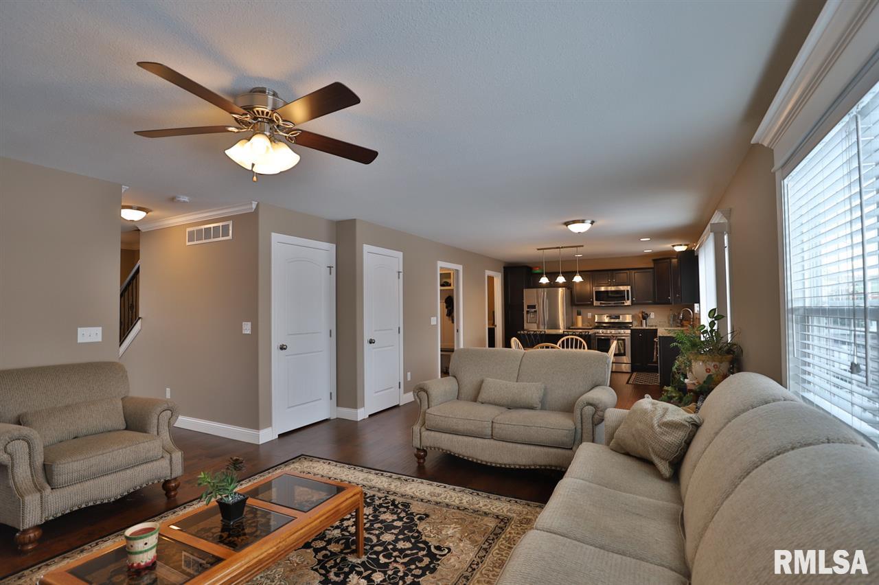 2116 West Geneva Road Peoria, IL 61615 - Photo 10 of 28