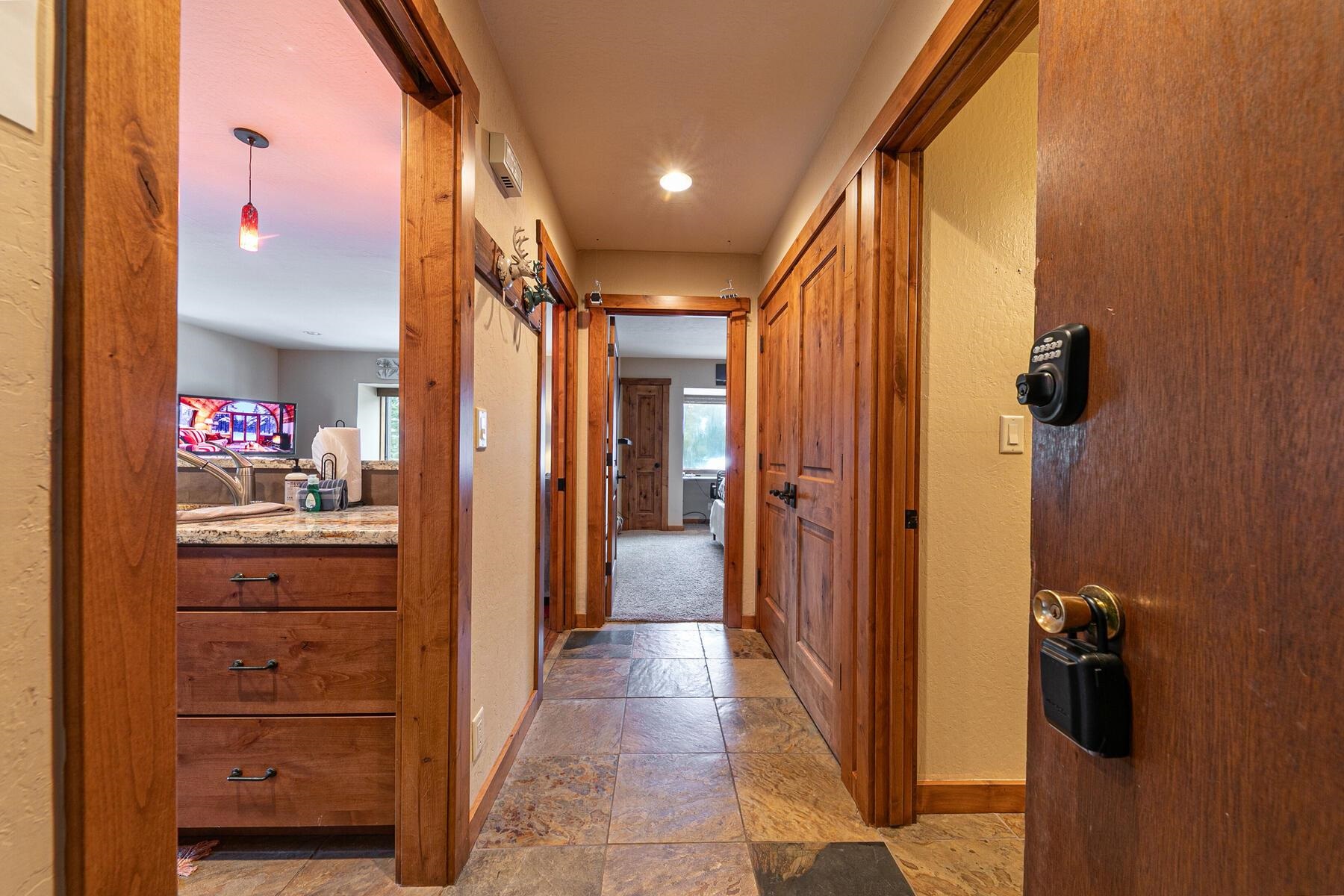 420 Shirley Cyn Road, Unit 34 Olympic Valley, CA 96146 - Photo 21 of 28 a view of a hallway