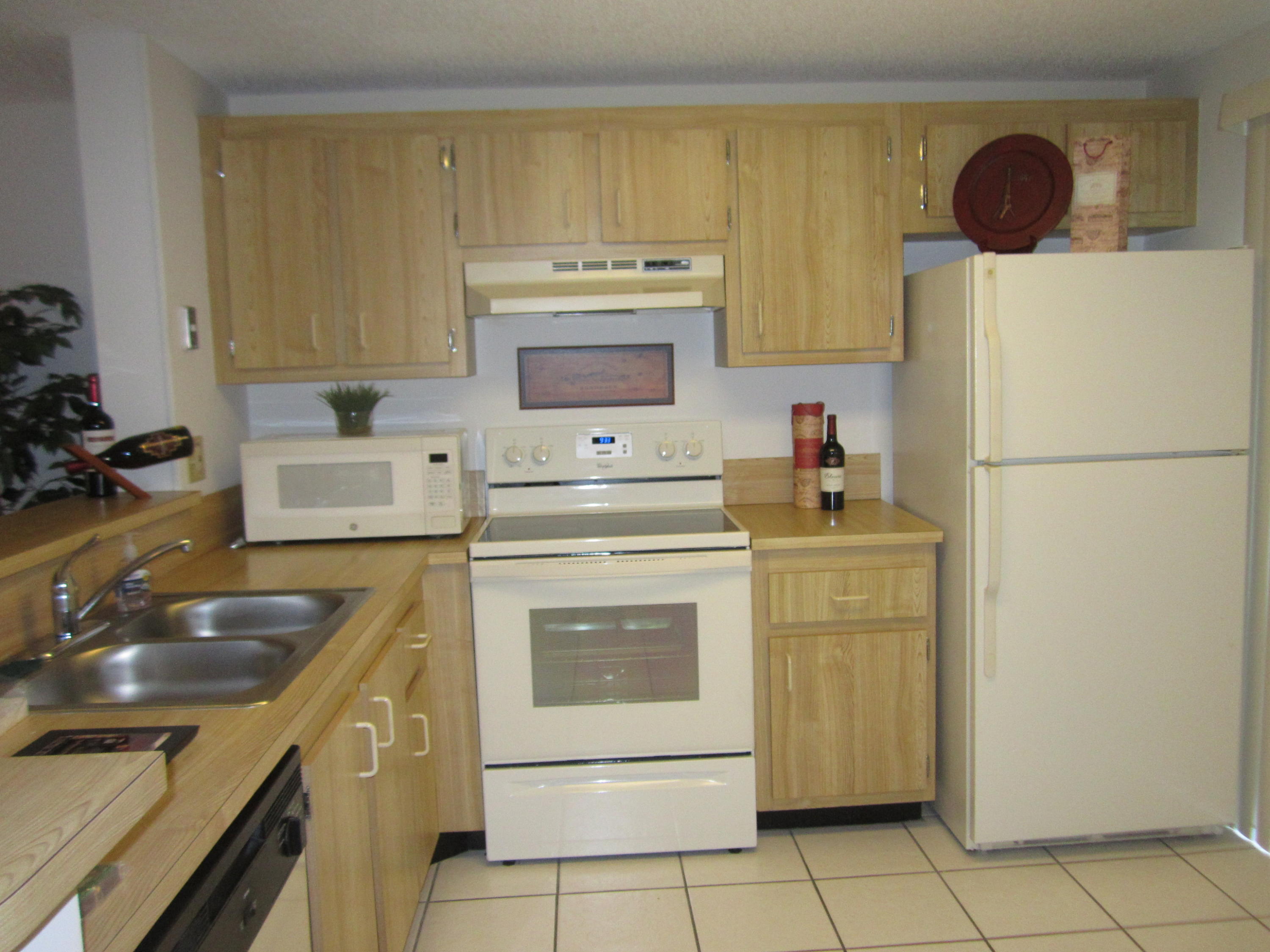 69 Southwest 3rd Street Pompano Beach, FL 33060 - Photo 4 of 21 050
