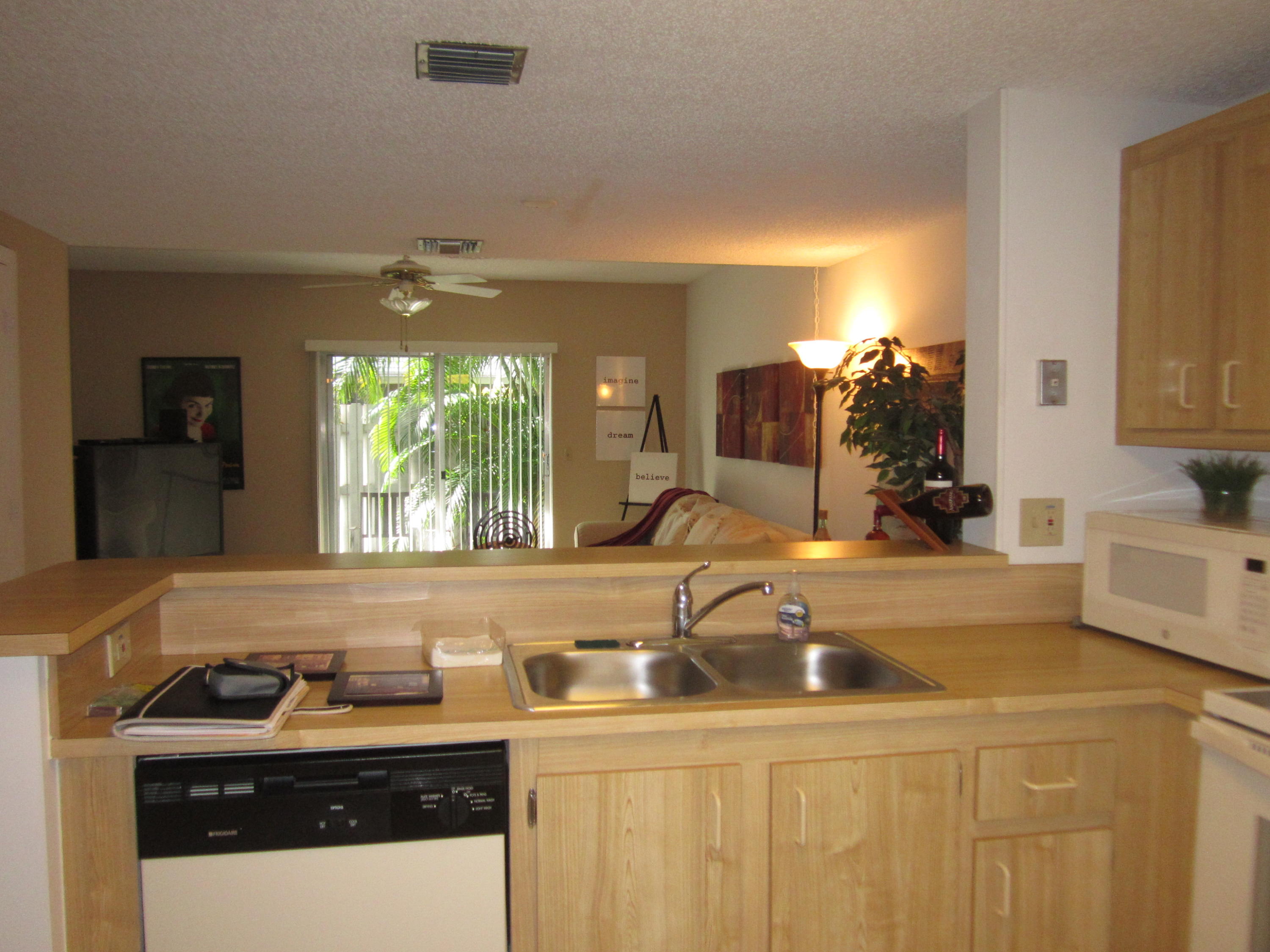 69 Southwest 3rd Street Pompano Beach, FL 33060 - Photo 5 of 21 091