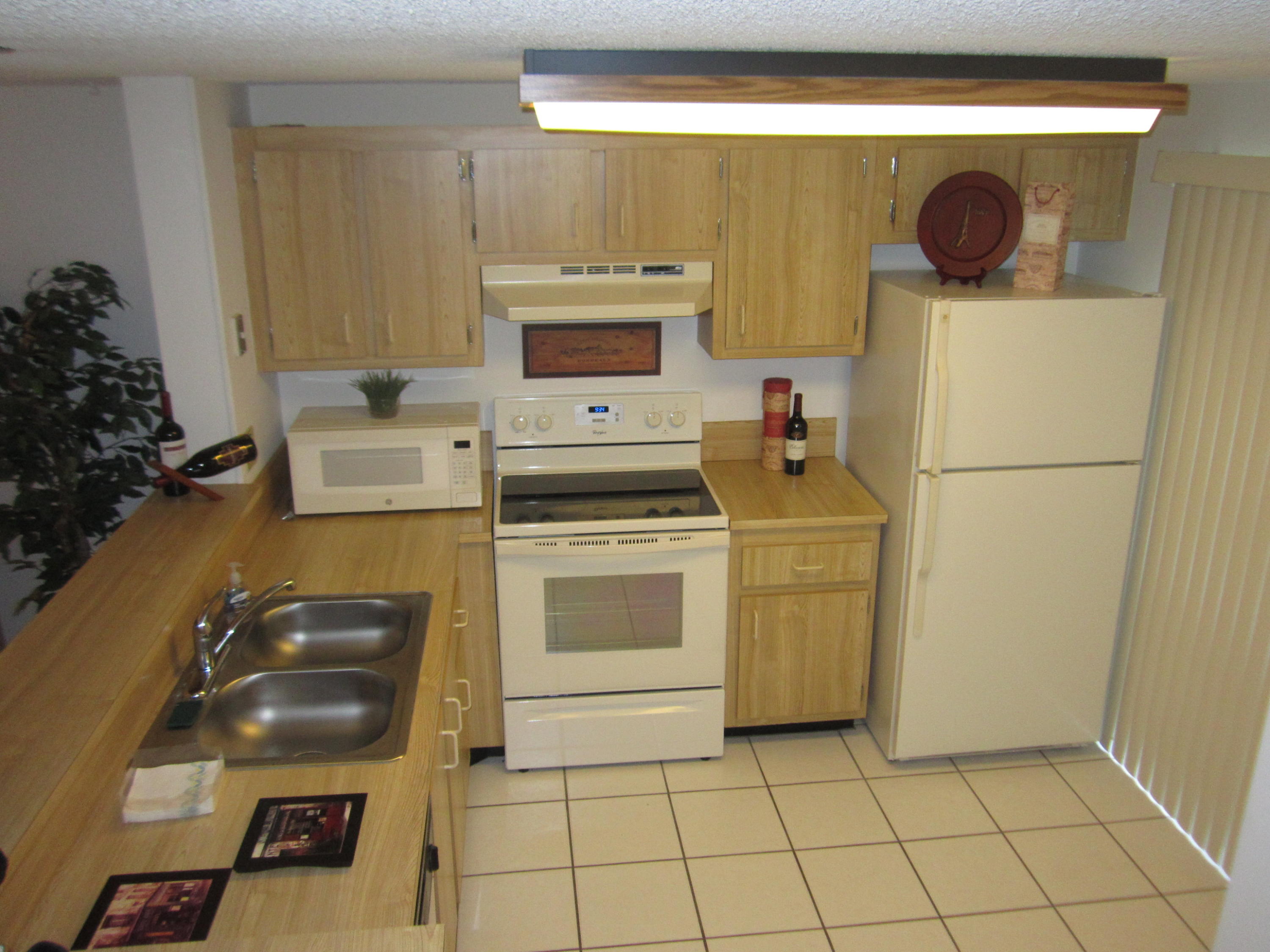 69 Southwest 3rd Street Pompano Beach, FL 33060 - Photo 6 of 21 052