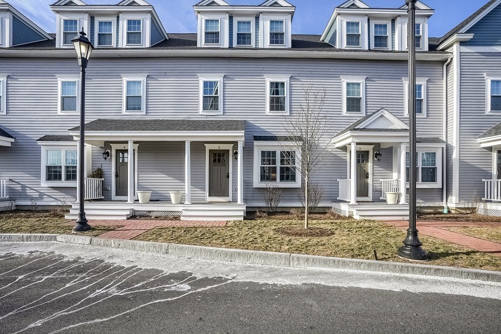 12 South Mason Street, Unit 3 Salem, MA 01970 - Photo 27 of 35 a front view of a building