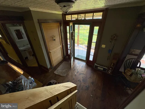 a bed room with a bed